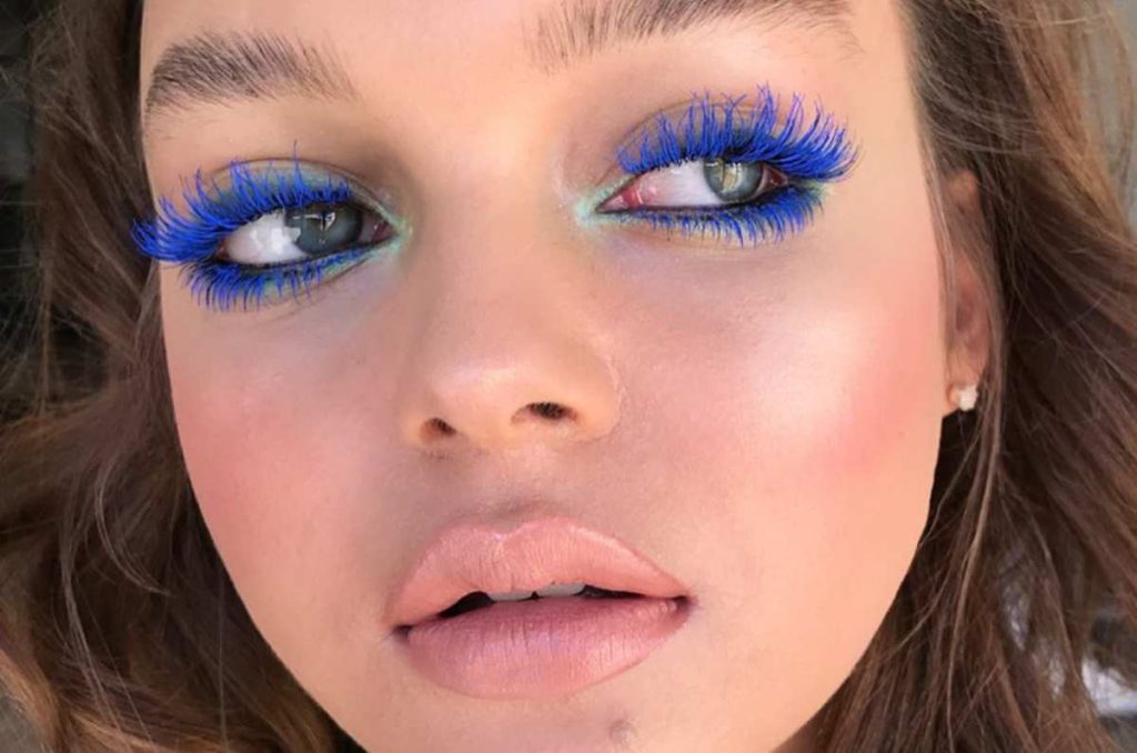 Mascara de pestañas volume azul KISS BEAUTY
